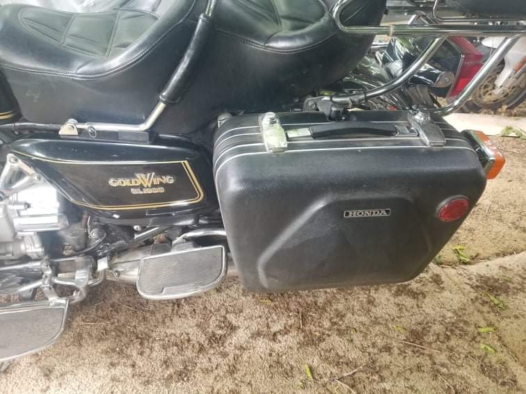 1979 Honda GL1100 Goldwing+1980 Honda GL1100パーツバイク(フレーム+<br />
エンジン他）