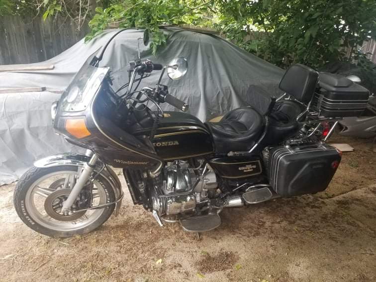 1979 Honda GL1100 Goldwing+1980 Honda GL1100パーツバイク(フレーム+<br />
エンジン他）