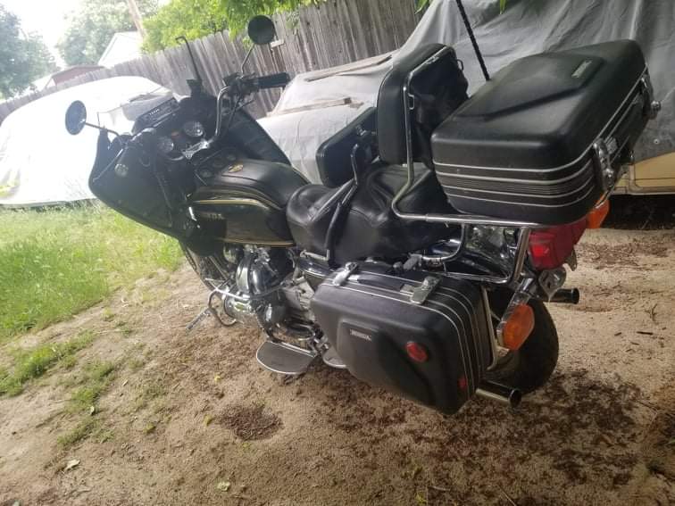 1979 Honda GL1100 Goldwing+1980 Honda GL1100パーツバイク(フレーム+<br />
エンジン他）